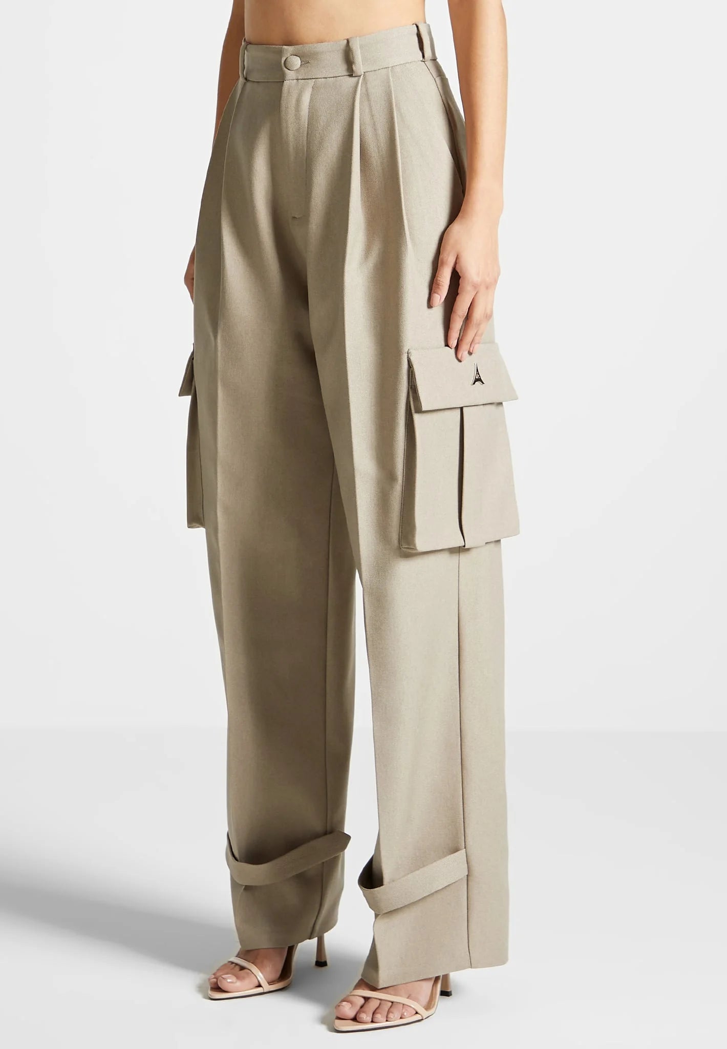 PLEATED CARGO TROUSERS - BEIGE