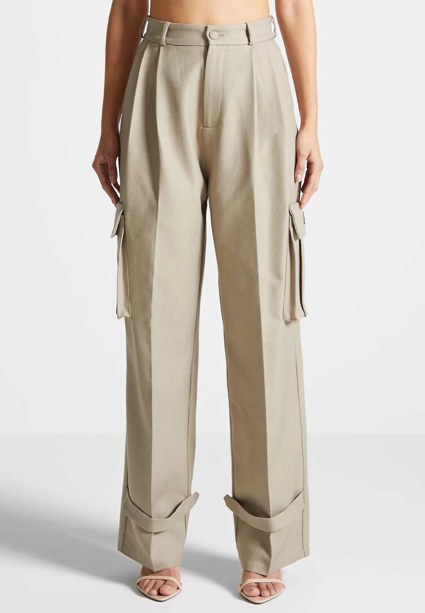 PLEATED CARGO TROUSERS - BEIGE