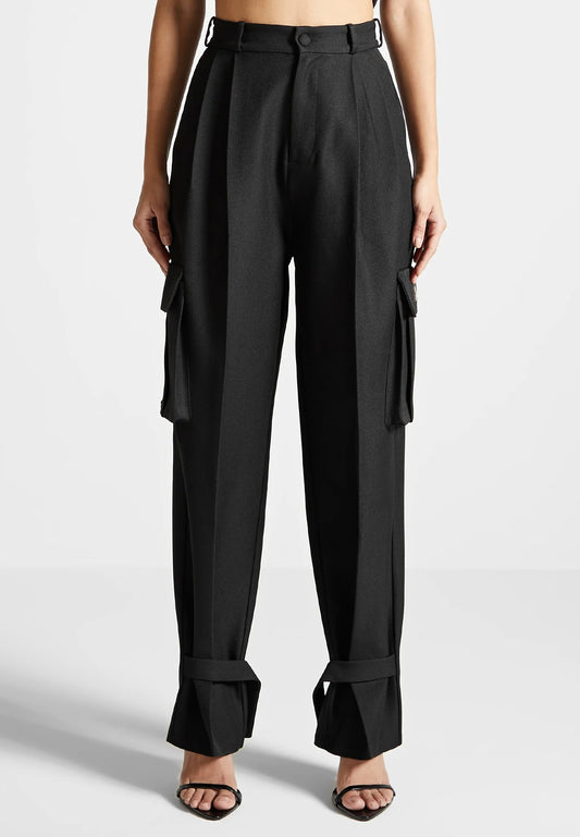 PLEATED CARGO TROUSERS - BLACK