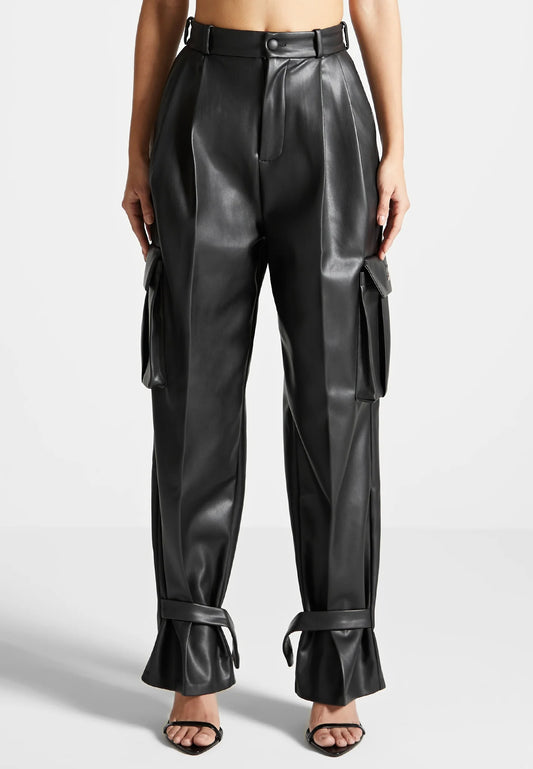 PLEATED CARGO TROUSERS - BLACK